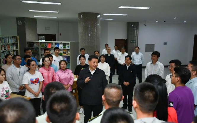 習(xí)近平：主題教育要實實在在，不能上下忽悠