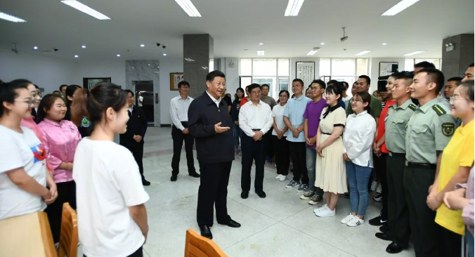 習(xí)近平：主題教育要實實在在，不能上下忽悠